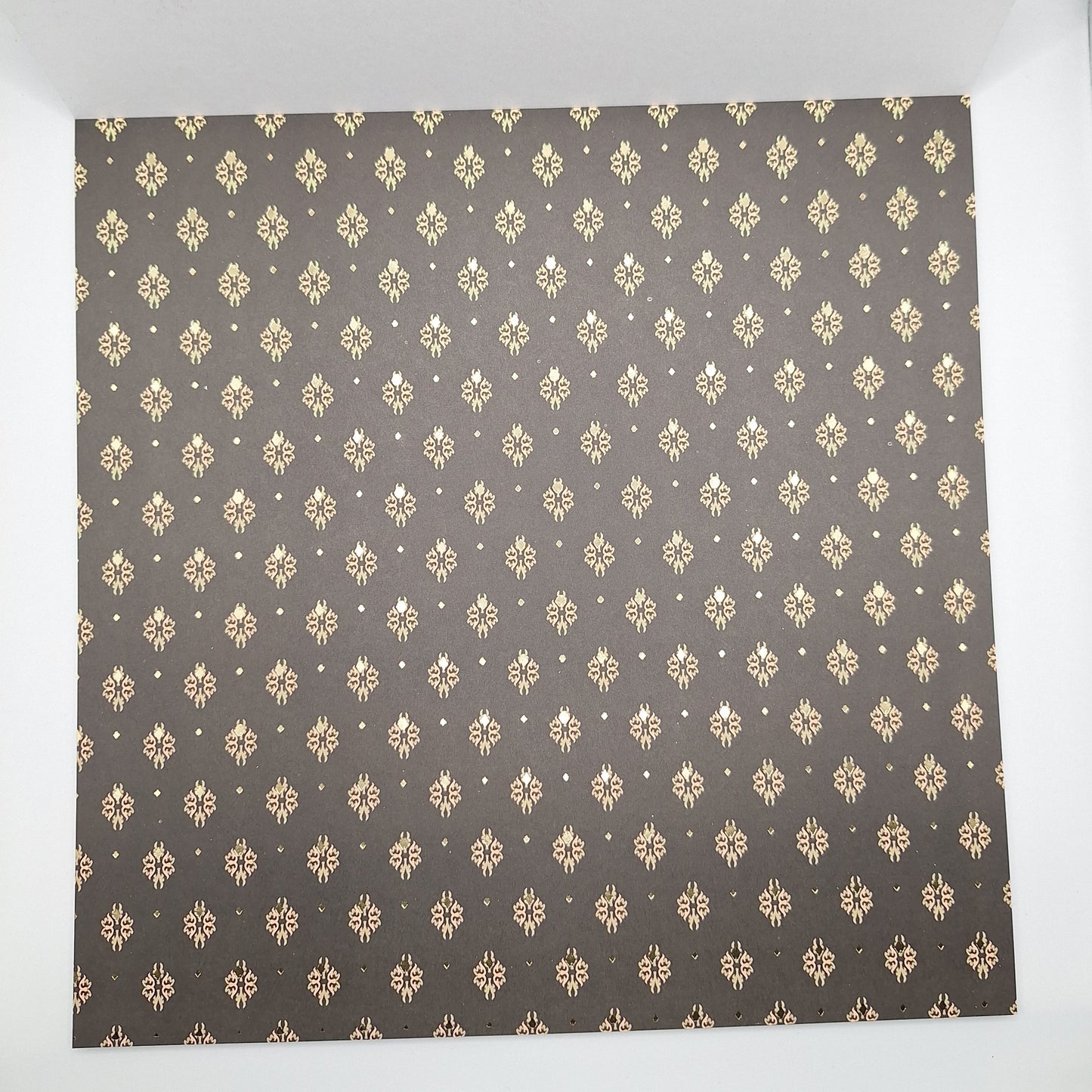 Neutral Paisley | Foliert | Designblock | Designpad 30.5x30.5 cm Foil | 28 Blatt | Craft Sensations