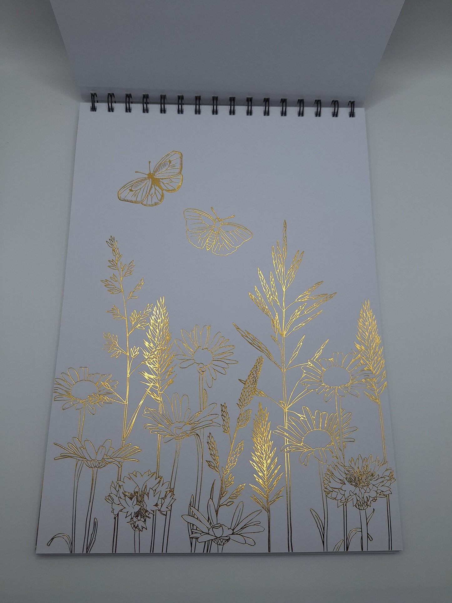 Malbuch mit Goldfolie - Blumen (Colouringbook with foil details - Flowers)  | 24 Seiten | DecoTime (Kopie)