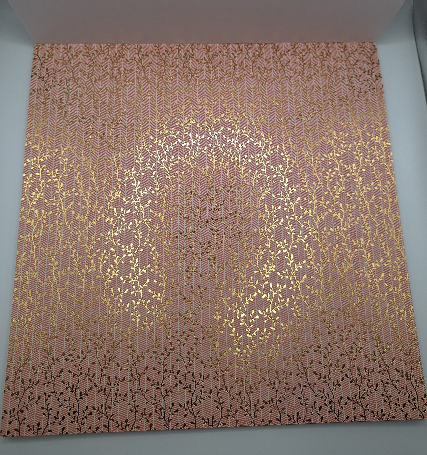 The Whispers Of The Leaves | Foliert | Designblock | Designpad 30.5x30.5 cm Foil | 32 Blatt | Craft Sensations